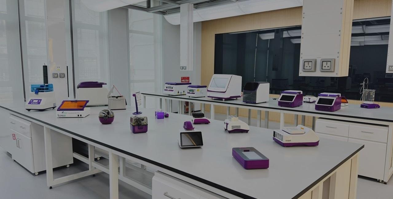 Laboratory instruments for nucleic acid extraction, amplification, detection, and analysis workflows